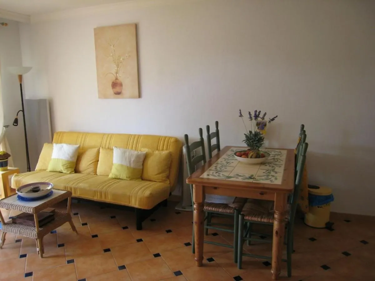 Superbe Appartement T3 Avec Terrasse Et Parking A Cavalaire-Sur-Mer - Fr-1-100-206 0*,
