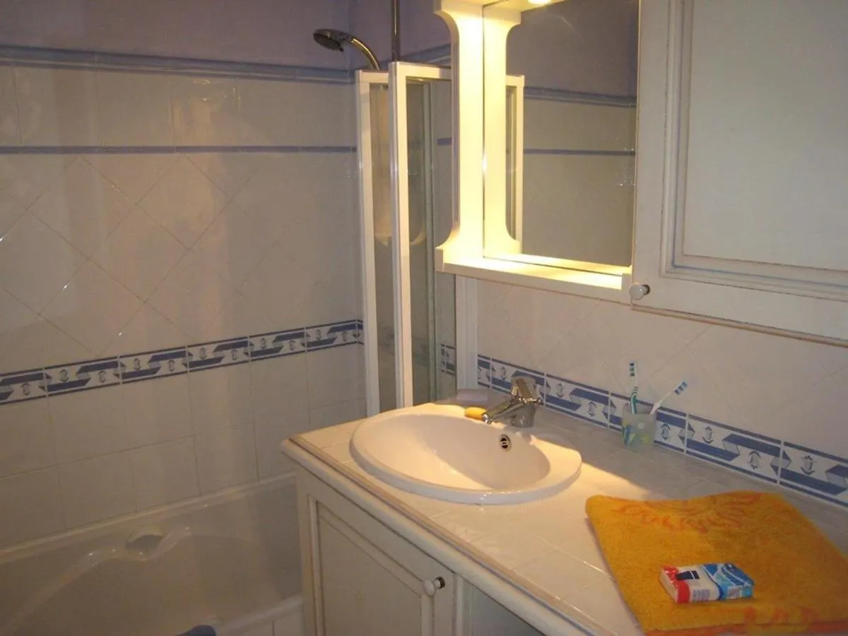 Superbe Appartement T3 Avec Terrasse Et Parking A Cavalaire-Sur-Mer - Fr-1-100-206